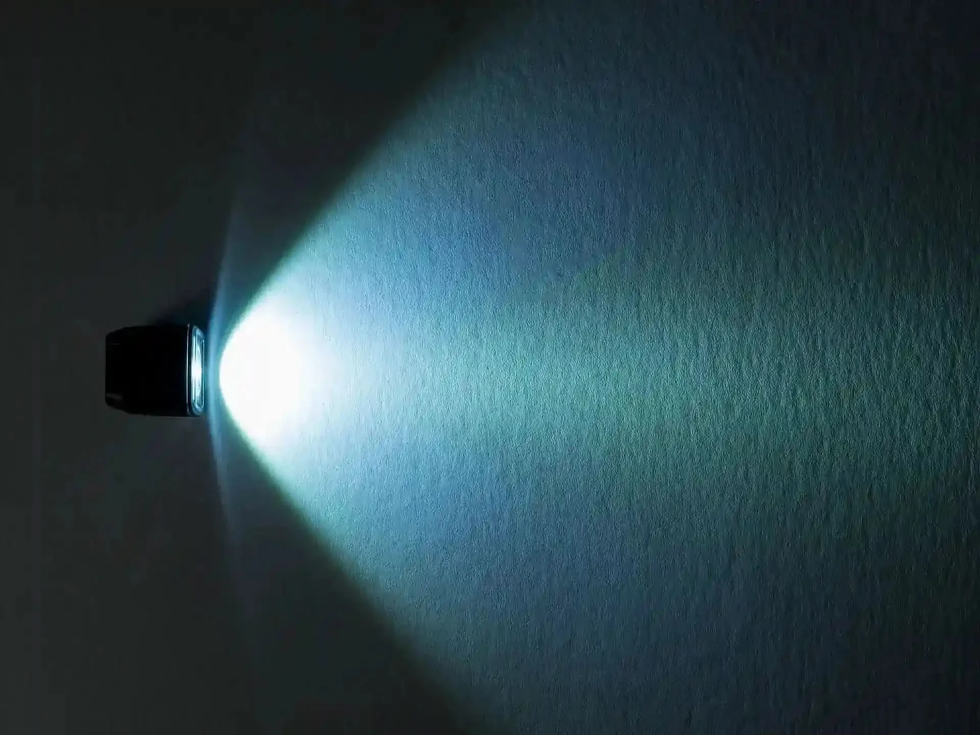 Light Bontrager Ion 100 R Front Headlight - Image 3